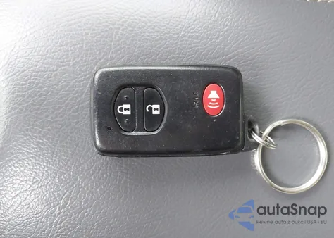 2013 Toyota Prius Three из США, поврежденный, VIN JTDKN3DU6D1646460